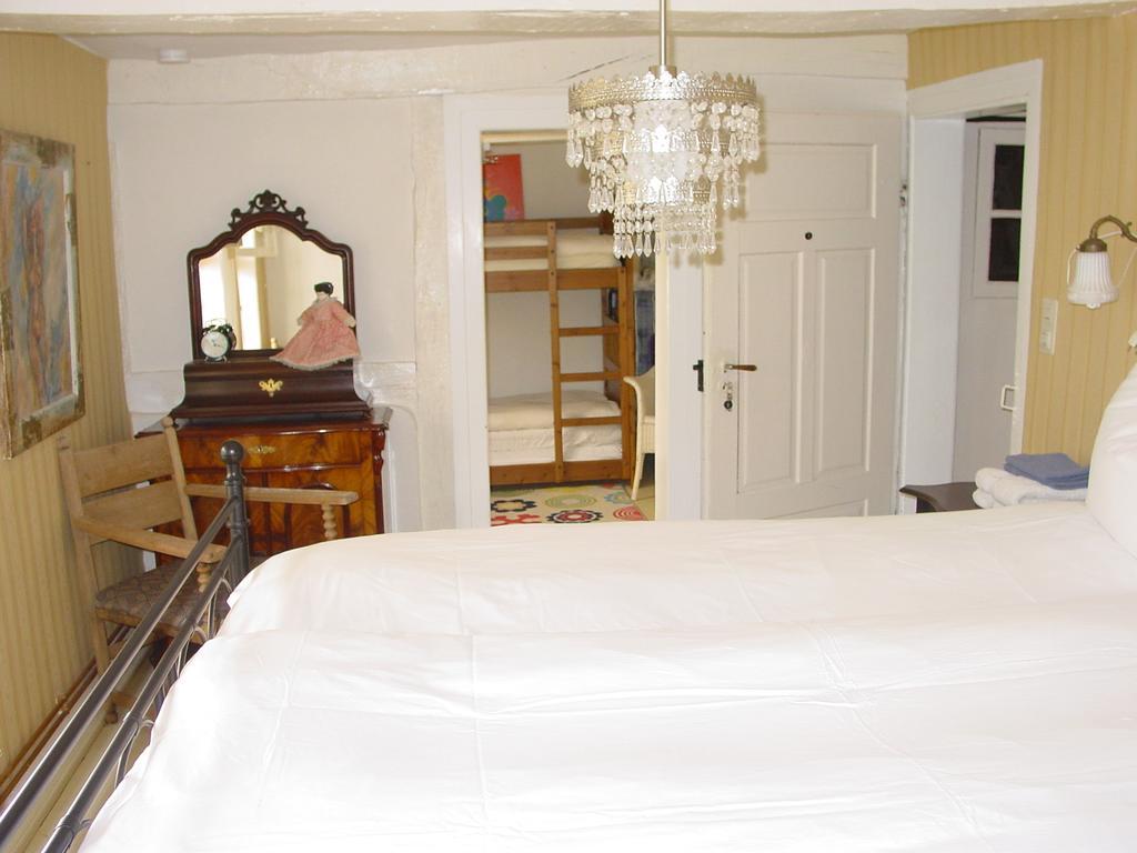 Robert'S Bed & Breakfast Helmarshausen Extérieur photo