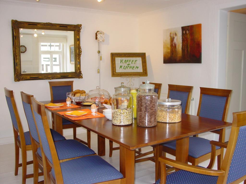 Robert'S Bed & Breakfast Helmarshausen Extérieur photo