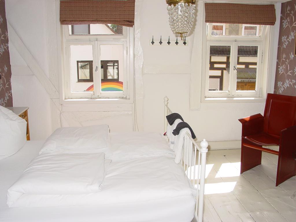 Robert'S Bed & Breakfast Helmarshausen Extérieur photo