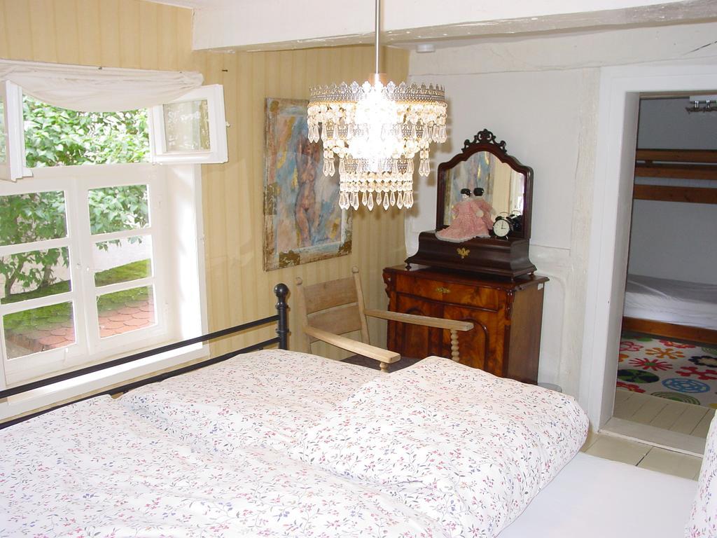Robert'S Bed & Breakfast Helmarshausen Extérieur photo