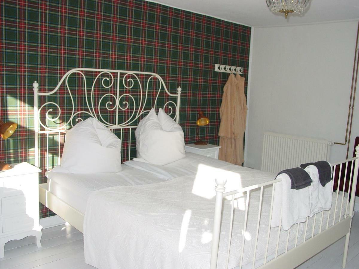 Robert'S Bed & Breakfast Helmarshausen Extérieur photo