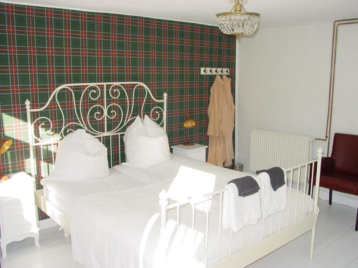 Robert'S Bed & Breakfast Helmarshausen Extérieur photo